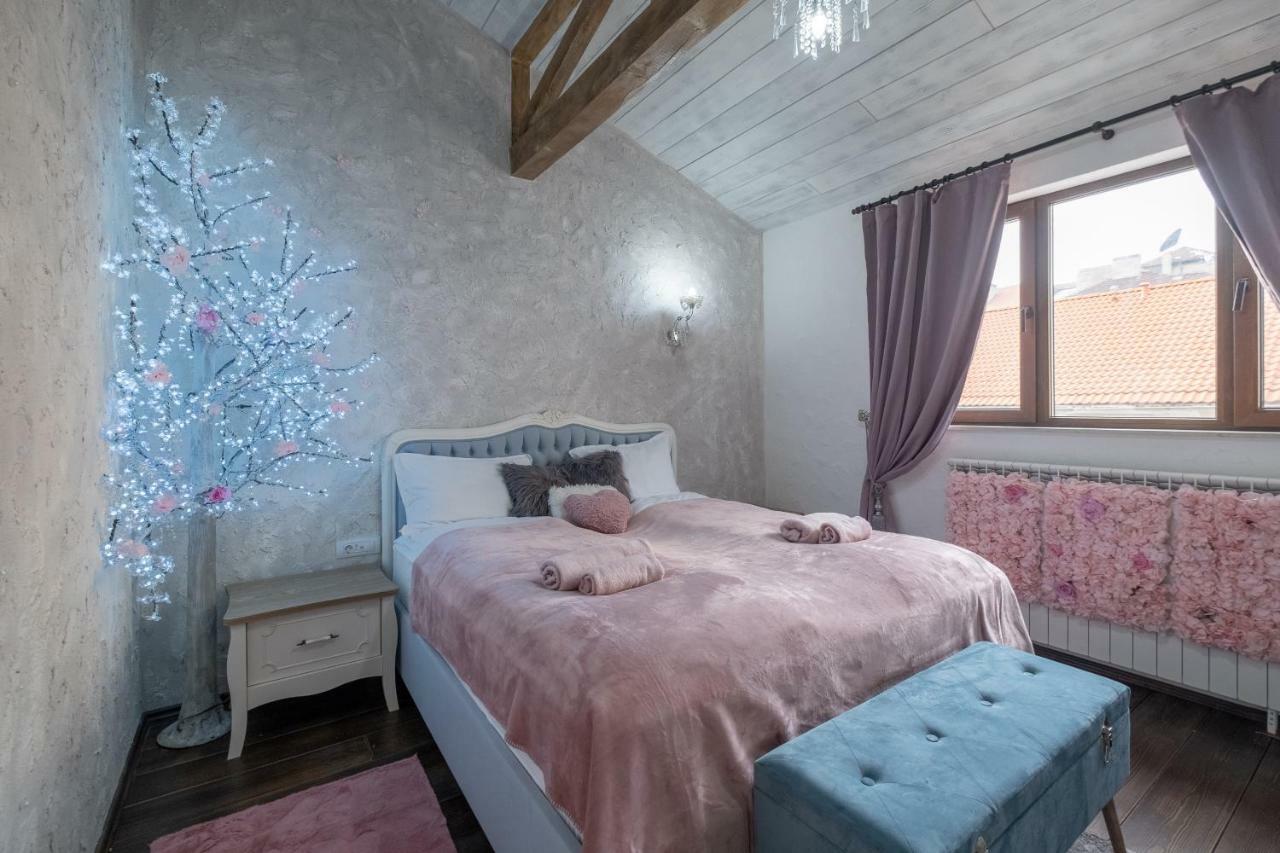 1-Bedroom Designer Apartment On Hristo Belchev Str Szófia Kültér fotó