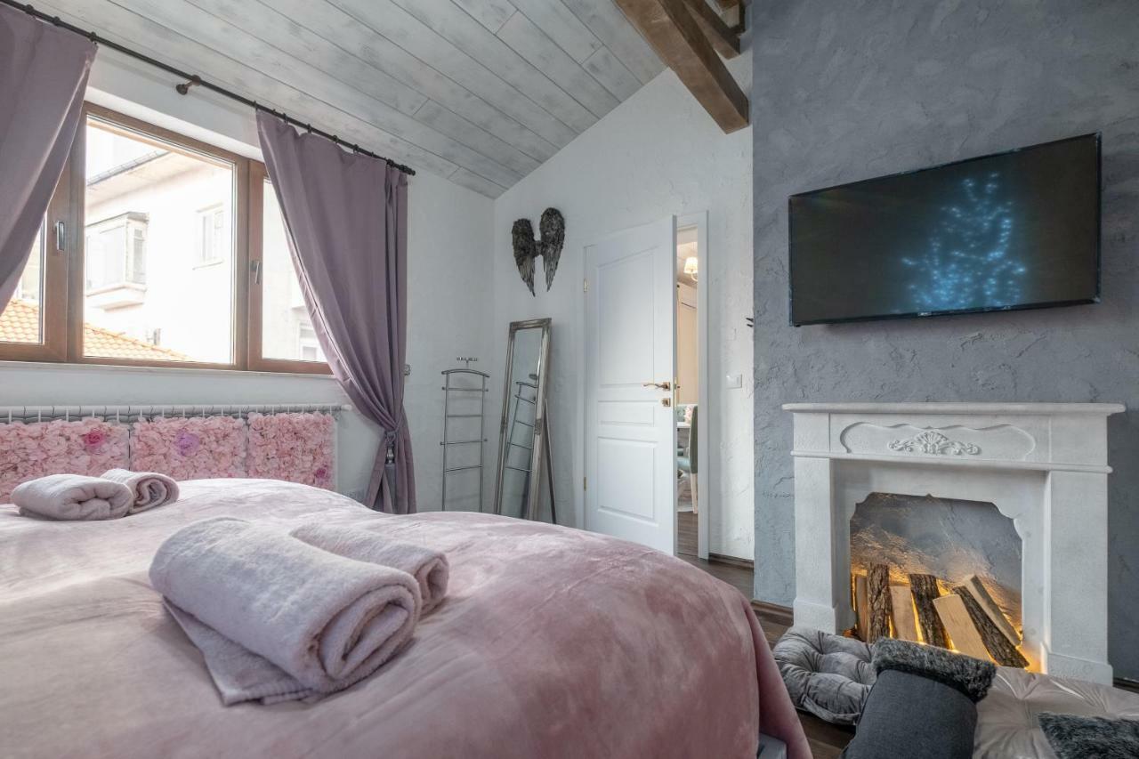 1-Bedroom Designer Apartment On Hristo Belchev Str Szófia Kültér fotó
